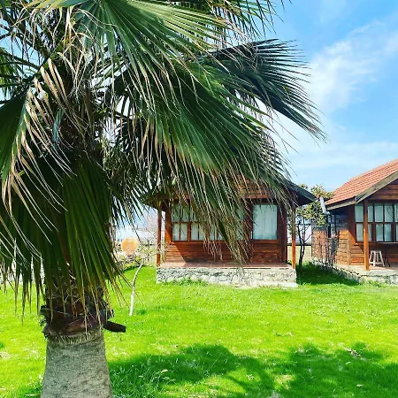 Sahildeki Ev Bungalov Apart * دمرة
